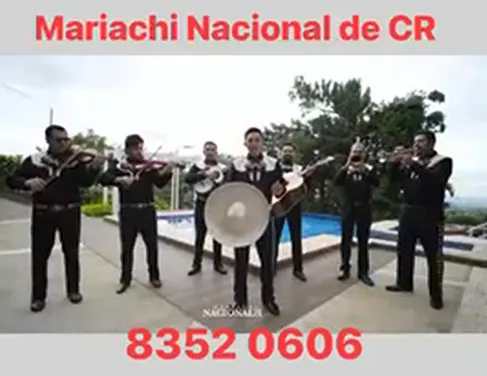 Mariachi Nacional cantando para el Día de las Madres